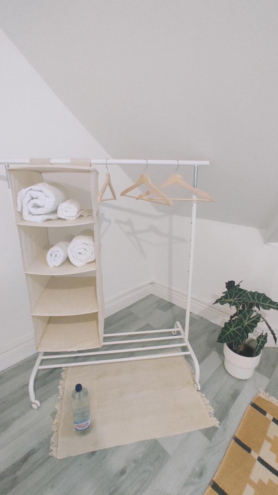 Casa Jimenez - Close To Town With Shared Bathroom Cardiff Bagian luar foto